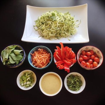 zoodles, zucchini noodle salad, vegan