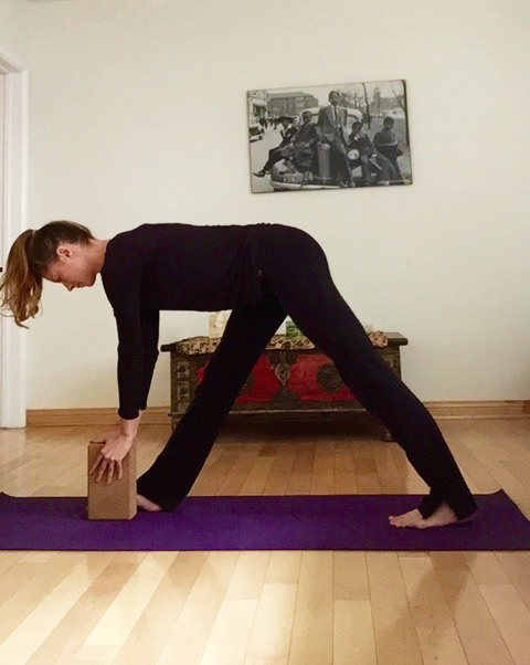 Yoga for Calves and Shins - 10 Minute Yoga Stretches and Massage for Tight Lower  Legs and Ankles 