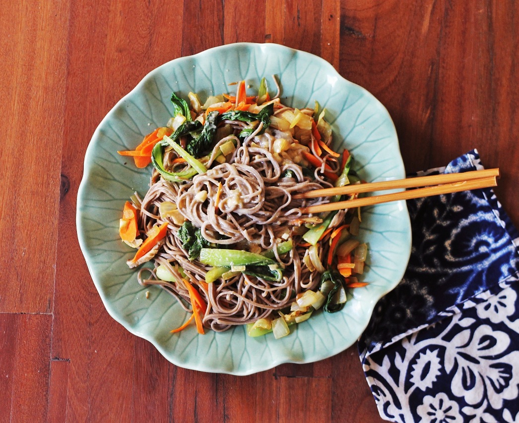 Healthy Dinner: Soba Noodles with Apple Miso Sauce