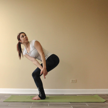 Yoga for the Holidays: Digestive Fire Flow | Peaceful Dumpling