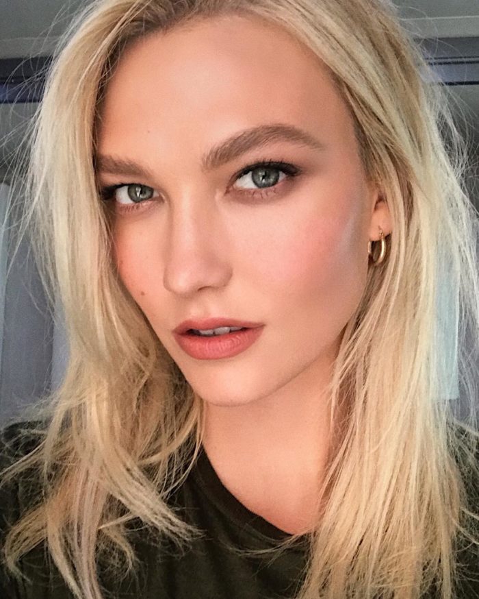 How Karlie Kloss’s Facialist Prepped VS Angels’ Skin 5 Mins Before The ...