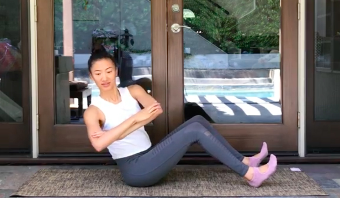 Twist Your Way To A V-Shaped Waist With These 4 Core Exercises (Video)