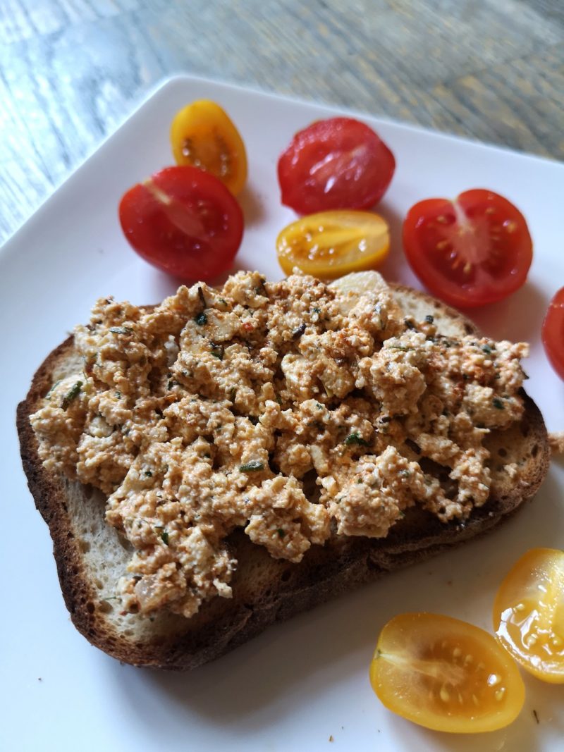 Vegan Kőrözött (Hungarian Cottage Cheese Spread)