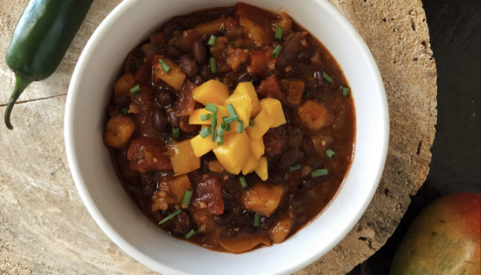 vegan mango black bean chili