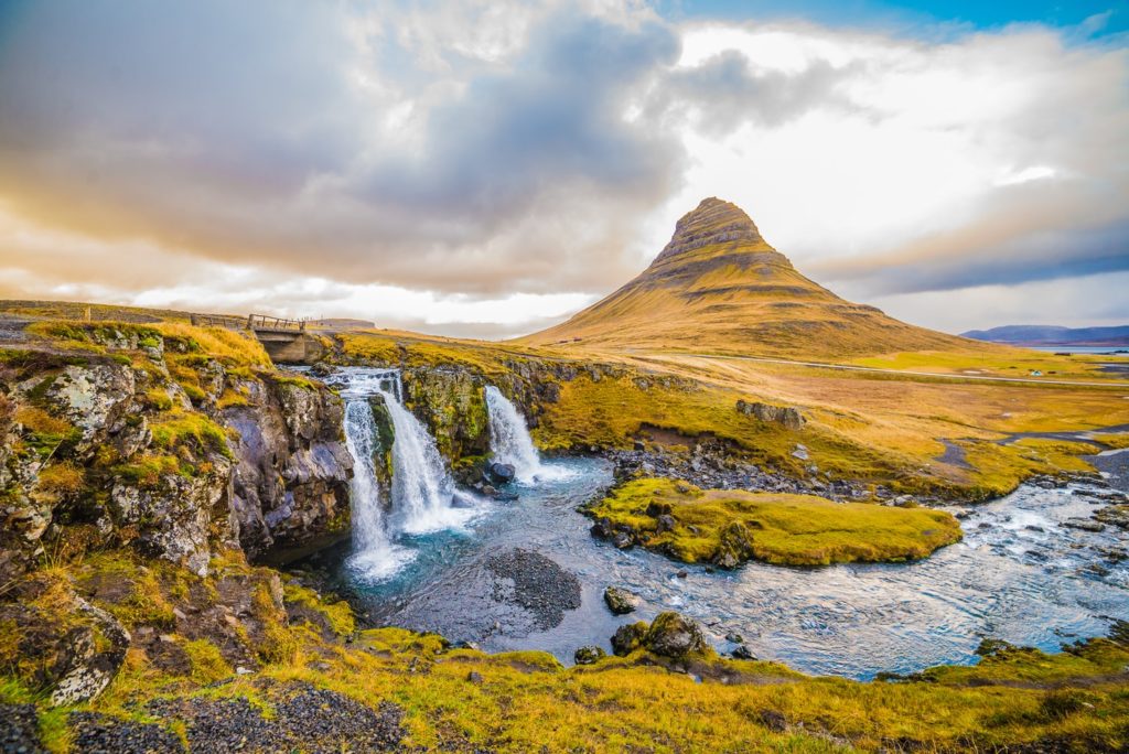 Iceland_Kirkjufellsfoss_waterfall