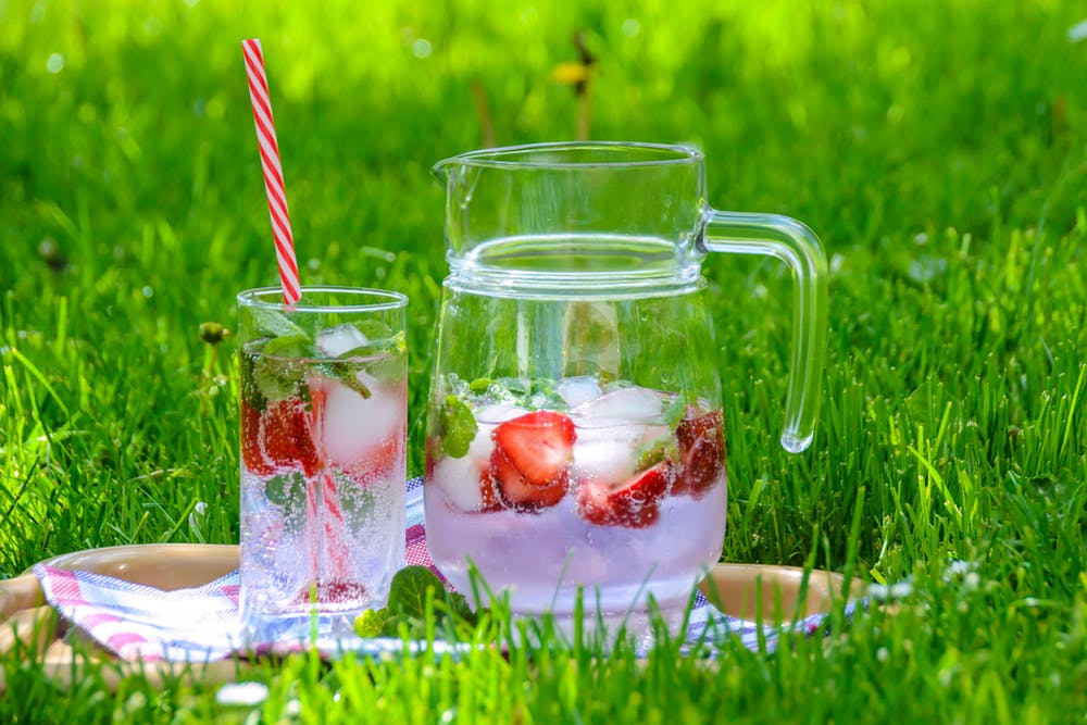 Tea with carbonation and strawberries.