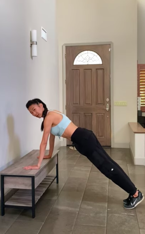Get Toned Abs And A Firm Butt With Kate Hudson's Pilates Workout (Video)
