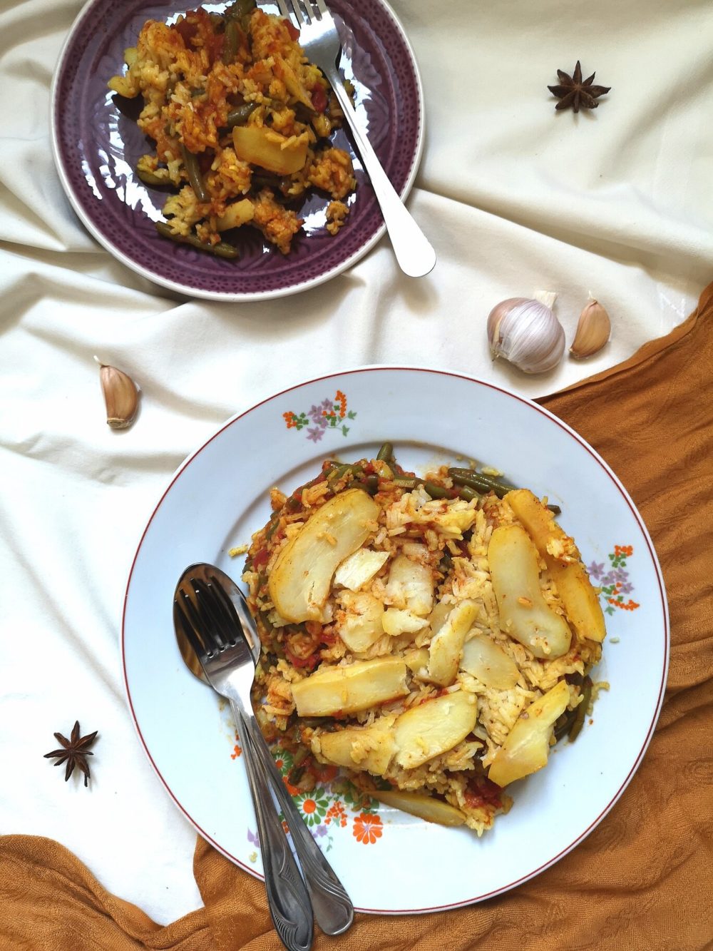 lubia polo on a plate with a spoon