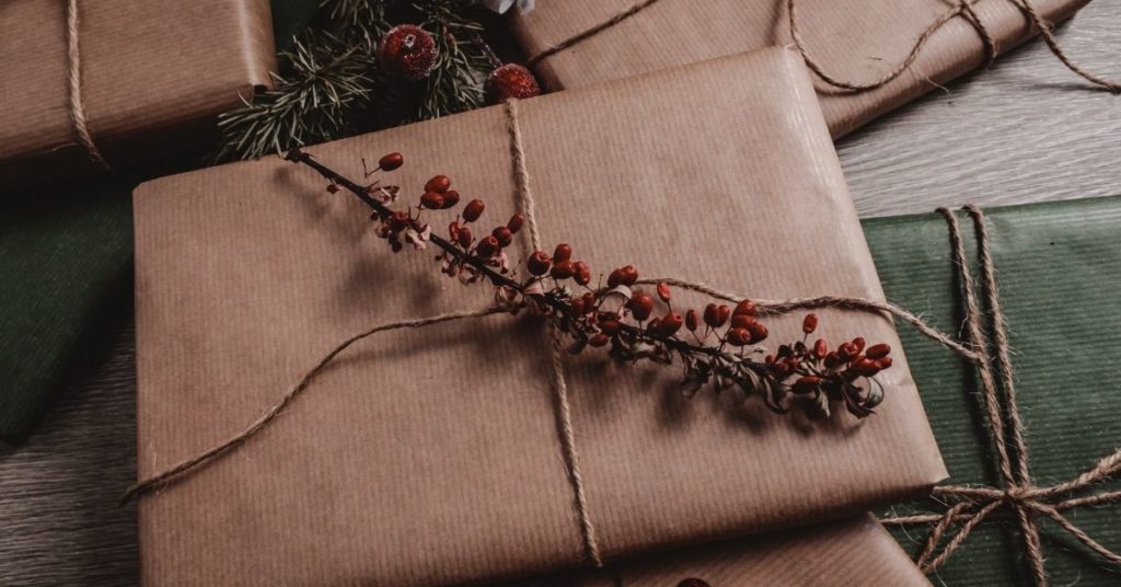 natural wrapping paper with berries